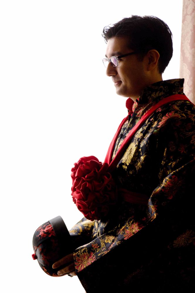 groom traditional chinese wedding outfit